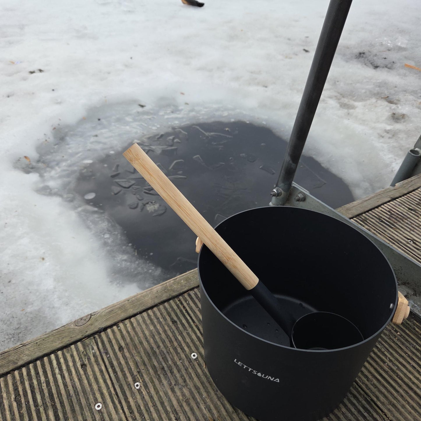 Vannbøtte og øse